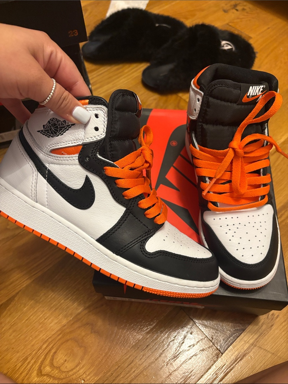 Electric Orange 1’s - Picture 2 of 3